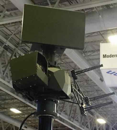 5m² 인소형 UAV를 5km의거리에서탐지가능 소프트웨어정의재머 게르게단 (Gergedan) 을사용하고, 무전기, GPS, Wi-Fi, ISM 밴드, 3/4G, GSM900/1800 등재밍 q 소형 UAV 대응용휴대형 IHASAVAR 체계 소총모양의고이득 (high-gain) 지향성안테나와배낭으로구성 출력이