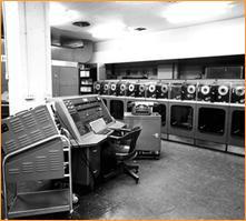 * 유니백 Ⅰ (UNIVACⅠ) - 최초의상업용컴퓨터 - 유니백이작동된후초보적인컴퓨터언어의개발과함께생산성향상을위한최초의시도가 1950 년대초에이루어졌음