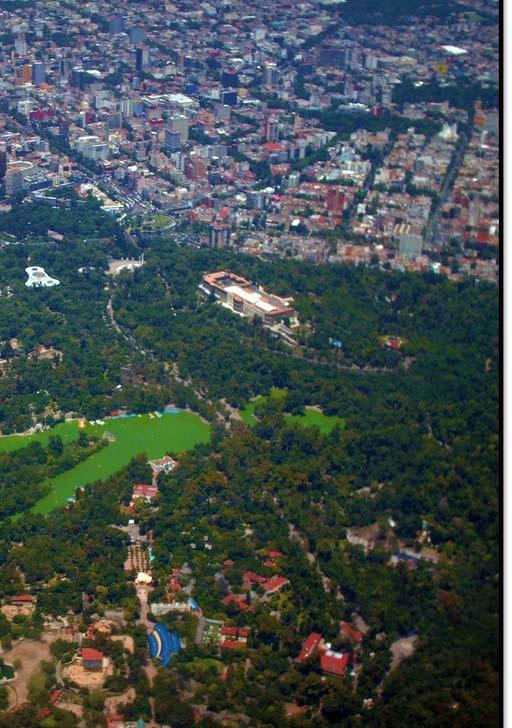멕시코시티의차풀테펙 (Chapultepec) 공원에위치한이박물관은지상 2층규모의 자형건물이다.