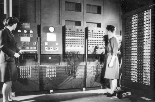 에니악 (ENIAC) 컴퓨터의모습