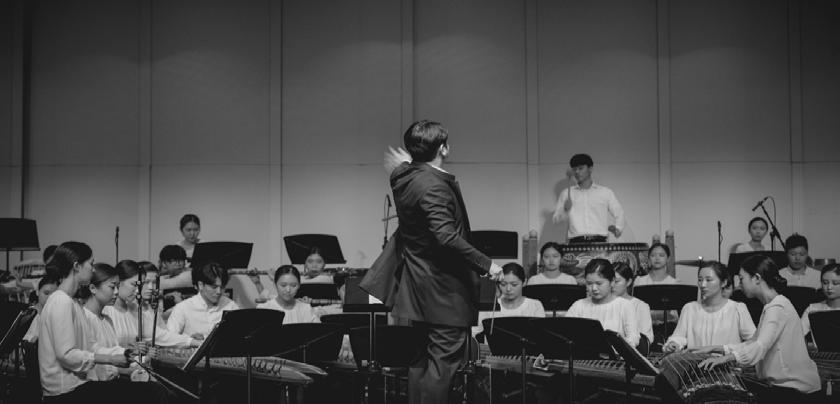 22>, 브람스의 <Sonata for Clarinet and Piano in F minor, Op. 120 No. 1>를 선보였다. 11월 6일 열린 마지막 화요음악회는 양경숙, 김경아 교수 연주회로 꾸며졌으며 서울대학교 음악대학 국악 과 연주단이 함께 무대에 올랐다.