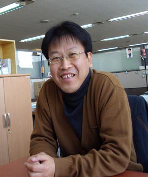 황종규 (Jong-Gyu Hwang) [ 정회원 ] 1996 년 2 월 : 건국대학교일반대학원전기공학과 ( 공학석사 ) 2005 년 2 월 :