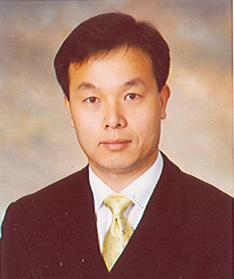 홍영진 (Yonug-Jin Hong) [ 준회원 ] 2015 년 2 월 : 원광대학교전자공학과졸업 ( 공학사 ) 2017 년 2 월 : 원광대학교대학원전자공학과졸업 ( 공학석사 ) References < 관심분야 > 임베디드시스템, 회로및시스템, 광센서 [1] S. B.