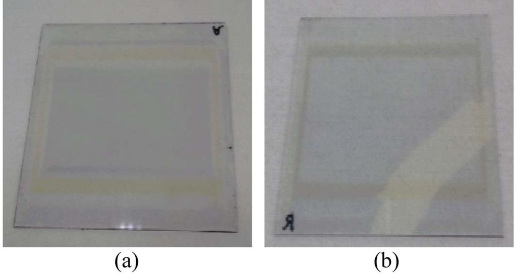 대면적 OLED 면광원을 위한 PEDOT : PSS 슬롯다이 코팅 63 Fig. 3. Image of PEDOT : PSS film coated on ITO glass (a) without and (b) with a fluorosurfactant. 크기: 25 mm 25 mm)를 갖는 test 소자 (Fig.