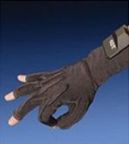 [ 그림 7] Data Glove, Leap Motion, Myo ( 팔목약간위 ) 에착용하여손동작을인식하는데, 팔찌를구성하고있는 8 개의센서가팔근육 의움직임을감지하여손동작을계산한다. 라.