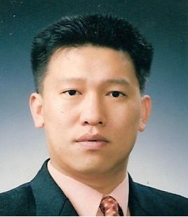 한국폴리텍대학아산캠퍼스메카트로닉스과교수 < 관심분야 > 전자및통신시스템, RFID/USN, IoT 및융합기술 이영석 (Yeong-Seok Lee) [ 정회원 ] 1992년 2월 : 원광대학교전자공학과 ( 학사 ) 1993년