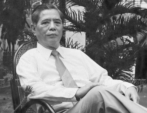 29 Nguyễn Văn Linh 에관한글을이해한내용으로알맞은것을 에서고른것은? Nguyễn Văn Linh (1915 1998) là Tổng Bí thư Đảng Cộng sản Việt Nam từ năm 1986 đến năm 1991.