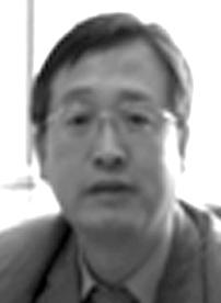 Korea E-mail: jmko@hanbat.ac.kr 1. 서론 Cyclic voltammetry는전해조에산화 / 환원반응이가능한화학종이존재하는상태에서작업전극에전압을순환전위로가하면서이에대한전류의응답에의해서전극표면또는전극표면근처에서일어나는물질의전기화학반응의열역학및속도론적파라미터를구할수있는분석방법이다.