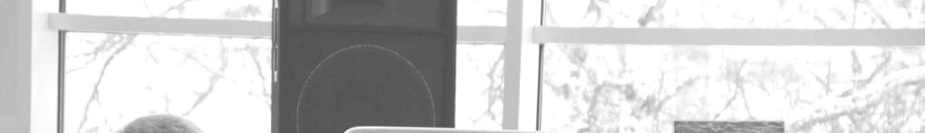 Во время автограф - сессии Сергей Ян вручил участникам встречи экземпляры своего поэтического сборника «Тихое счастье» (2014) с дарственной надписью за лучшие вопросы, заданные ему во время работы