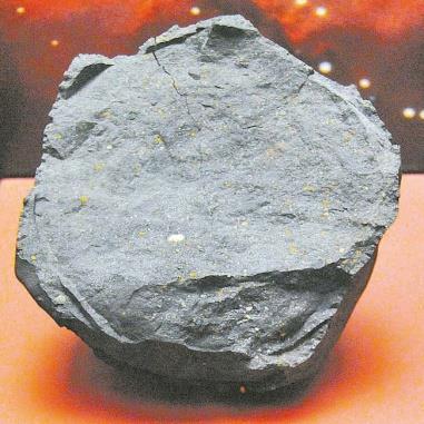 1. (Cont.) 5. 생명의물질운석충돌기원 : 1969년호주에떨어진머치슨운석에서 74종의아미노산을비롯해수많은유기화합물이발견됐다. 이에따라생명을이루는아미노산등단위체의기원이운석이란가설이제기 ( 우주공간에는유기분자가매우많으며, 운석의충돌은흔한일이다.