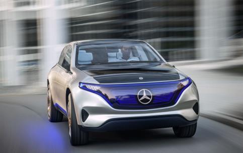 Daimler 그룹, 1개모델개발계획 Daimler 그룹은 225년까지 1개의전기차개발계획을가지고있다. SUV를중심으로소형차, 세단에이르기까지다양한 Line-up을갖출계획이다. Daimler 그룹의전기차는 218년에서 224년사이에집중출시될것으로예상된다. Mercedes-Benz는전기콘셉트카인 Generation EQ 를공개했다.