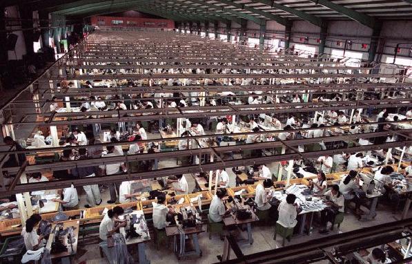 5 나이키스웻샵 (Sweatshop) 1980 년대말인도네시아의나이키공장근로자들의노동착취에대항에시작된