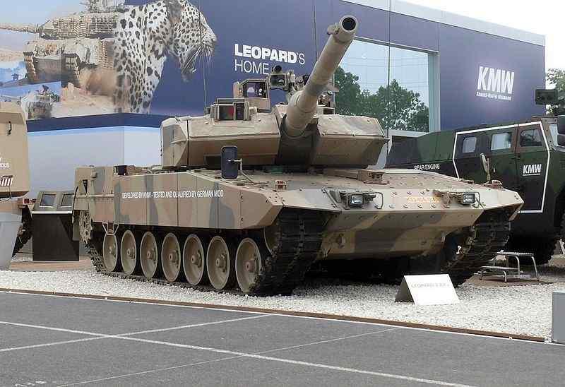 기동 독일 Rheinmetall 사, KMW 사와카타르수출용 Leopard 2A7 MBT 와자주포용부체계및탄공급계약체결 금년초발표된 Leopard 2A7 계열 MBT 62 대와 PzH 2000 155mm/52 구경자주포 24 문을카타르 에공급하는 18 억 9,000 만유로계약의일부로부체계와탄을공급함 - Rheinmetall Defence 사는