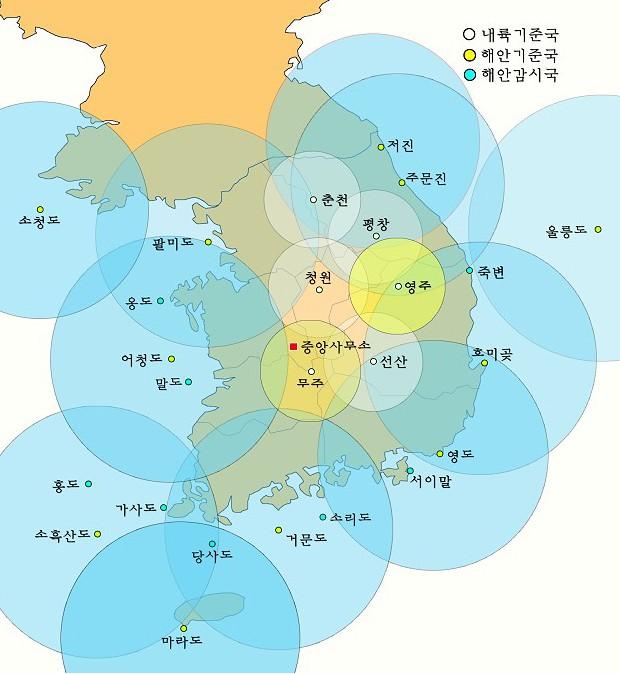 저진등총 11 개등대부지내에설치되어있다. 또한내륙기준국은무 주, 영주, 평창, 선산, 청원, 춘천등 6 개소가설치되어있다. < 그림 4-1> 은해양수산부 NDGPS 전국망구성도를지도에나타낸것이다.