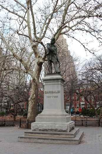 워싱턴 스퀘어 공원과 같이 뉴욕의 공원은 시민들이 한 겨울에도 불구하고 많은 이용률을 보이고 있다.