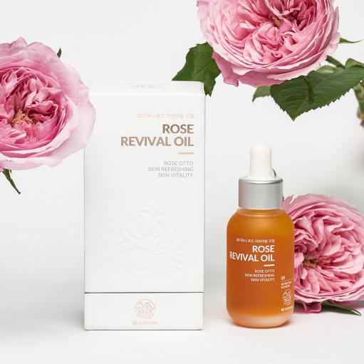 Skin tone improvement with oil blending that provides moisture and nourishment Beaudiani Rose Revival Oil is made by blending