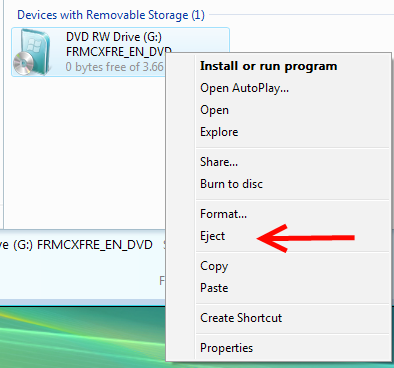 (또는 ISO 파일로 윈도우를 설치한 USB 드라이브를 제거합니다.