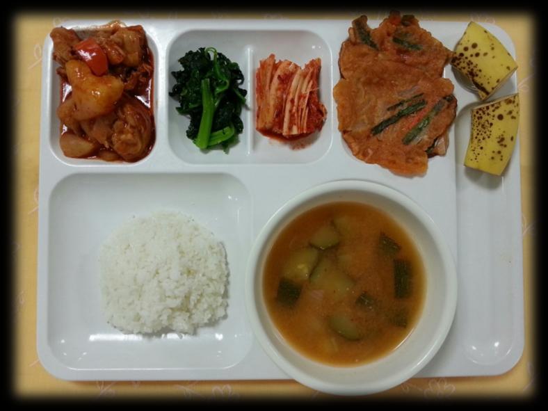 4/22Dinner Menu Main : Stir fried Chicken Stir fried chicken 닭볶음탕 (Chicken : Korea) Steamed Rice Leek Pancake 부추장떡