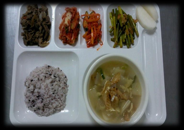 4/27 Lunch Menu Main : Stir Fried Pork Stir fried pork 돈육자장볶음 (Pork : Korea) Multi-grain rice 흑미밥 Stir Fried stalk of Gallic &