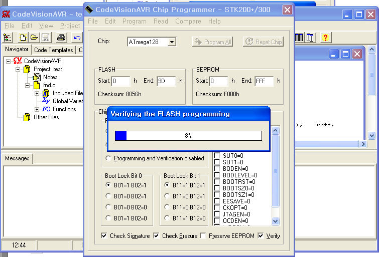 5 프로그램다운로드 : 위의과정을거친다음 CodeVisionAVR Chip Programmer 대화창의메뉴 [Program->Frash] 를선택하면그림 77과같은 Verifying the FLASH programming 창이생성되고플래쉬롬에 프로그램이다운로드된다. 2.5.6. EEPROM ISP 프로그래밍하기 그림 77.