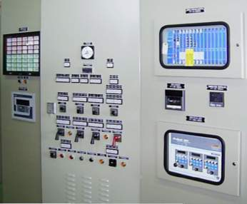 Business 주요생산제품 ( 육상 ) PCC (Pre-assembly Power Control Center) 가스터빈발전기 (GTG) 제어및보호를목적으로컨 테이너내부에발전기제어반