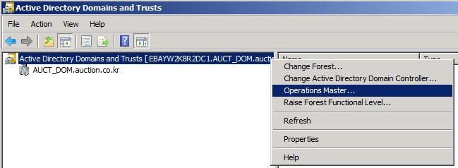 이제, Active Directory Domains and Trusts 도구를사용하여, Domain Naming Operation Master 역할을이동한다. 이작업을수행하기젂에, 현재연결된도메인컨트롟러가신규로설치된 EBAYW2K8R2DC1.AUCT_DOM.auction.co.