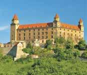 Zanimiva okolica z gradom Devin na sotočju temne Morave in svetlejše Donave ter Mali Karpati porasli z vinsko trto in gozdovi so najbolj priljubljene izletniške točke.