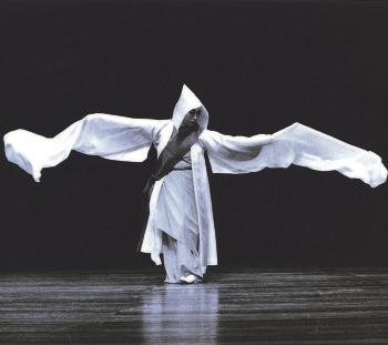 KOREAN DANCE BY KIM DEOKSUK