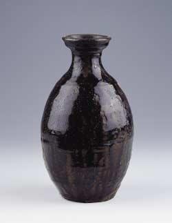 Ë ÏÂÚapple ÂÌ ËÍ 3,7ÒÏ, Ë ÏÂÚapple ÓÌ Í 8,8ÒÏ, ÒÓÚ 15,2ÒÏ Bottle/ Stoneware with black glaze Joseon Dynasty, 19th C. Mouth D. 3.7cm, Base D. 8.8cm, H. 15.2cm 69 백자완 ( 白瓷燔 ) 고려 10 세기 구경 13.