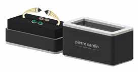 Pierre Cardin Interchangeable Bangle Vòng Tay Biến Đổi Theo Ý Thích của Pierre Cardin 피에르가르뎅인터체인저블뱅글皮爾卡登可替換式手鐲 Beautiful gold plated, hinged bangle with the unique feature of 3 interchangeable tips