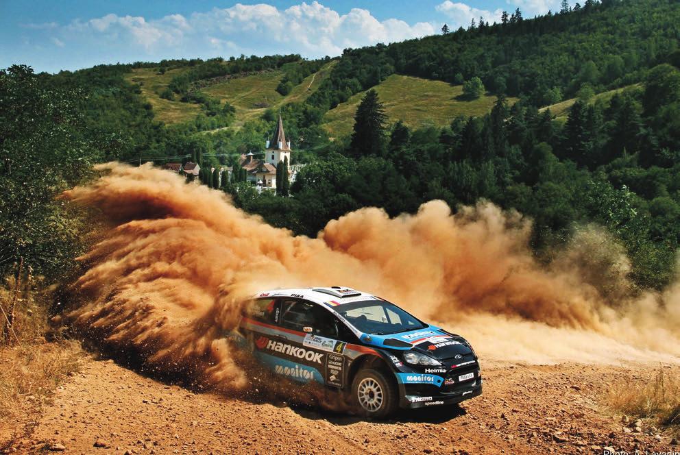 또한가지재미있는점은 WRC는동시에여러대가출발하는것이아니라각각한대씩 2~3분의간격을두고차례로출발한다는것이다 (13~15 개의코스를차례로주파하는 WRC는예선이없는대신직전라운드우승자 이바로모터스포츠의기원이다.