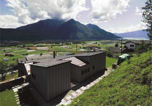 Located in one of sunniest place of southern Switzerland, this house rises on the site where once old rural constructions were.