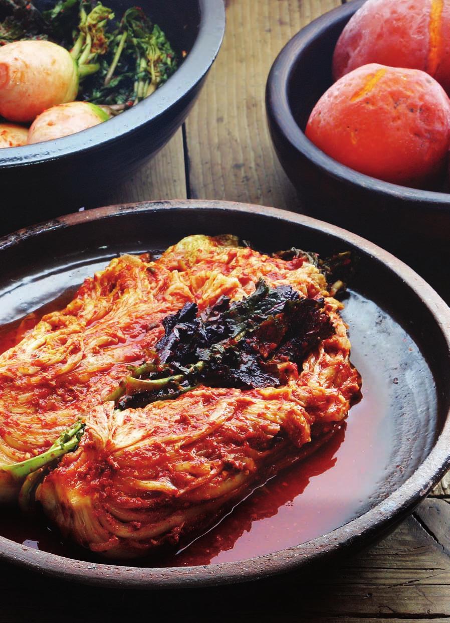 Hongsi Baechukimchi Kimchi with Mellowed Persimmon has beautiful color, soft flavor and