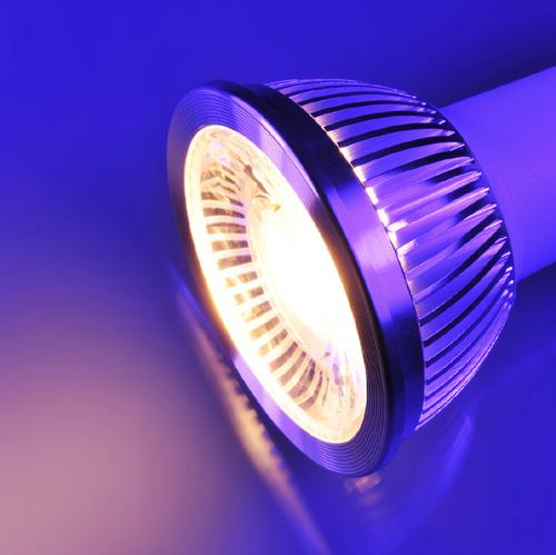 열이발생했을 때성능 비록 LED 가기존의전구형태보다는더효율적이지만여전히열이발생합니다. 이러한열은 LED 에게부작용을낳을수있으며현대기술로해결해야합니다.