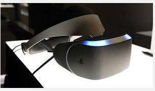 2016년 10월에는콘솔게임에기반한플랫폼 PlayStation VR 을출시 - 플레이스테이션4(PS4) 과연동해사용하는 VR 기기로 399 달러로저렴하지만동작인식센서카메라가필요하고, 600g으로제품중가장무거움 - PS4의컴퓨팅능력을활용해몰입감이높은 VR 환경을만들며.