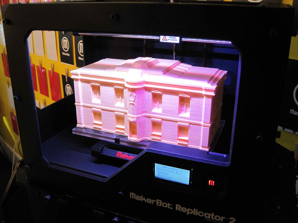 현재건설산업과관련하여가장활발히적용되는 3D 프린팅기술분야는 3D 프린터를활용한소형의건축물모형제작임.