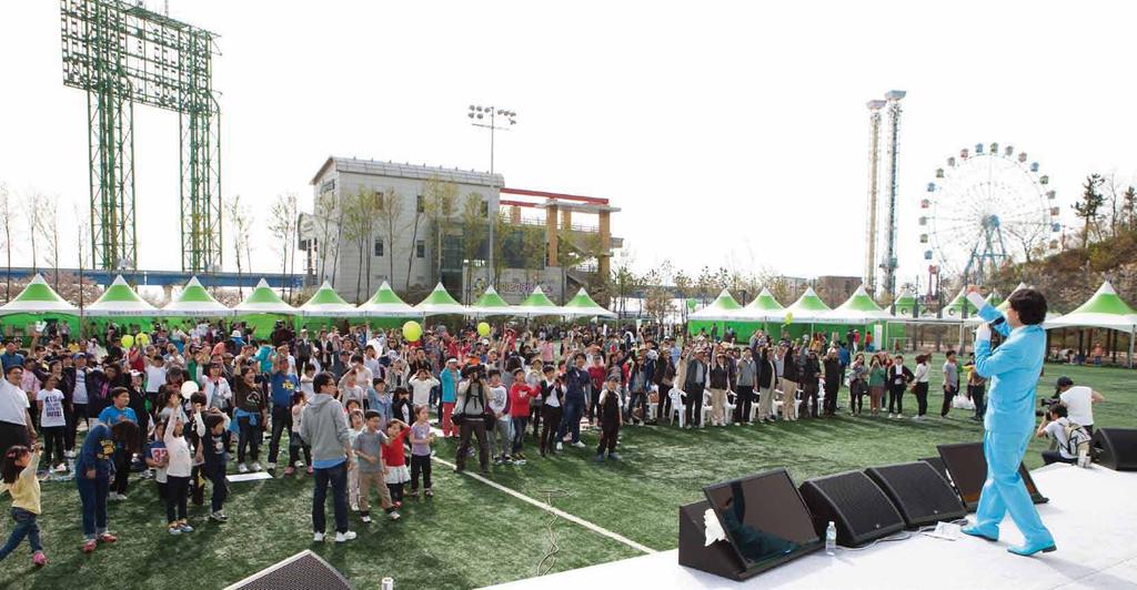 Global Dongwha On April 28, the April outdoor open agora held at