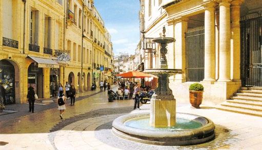 Très souvent représenté dans les livres sur Montpellier, doté d un magnifique patio, l immeuble qui abrite notre école de langue française a réussi à conserver tout son