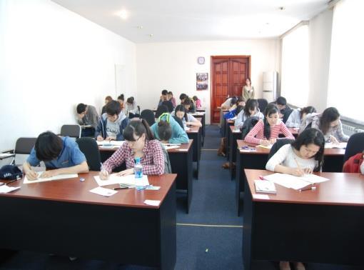 일알마티한국교육원에서제 30 회한국어능력시험 (TOPIK) 이실시되었다.