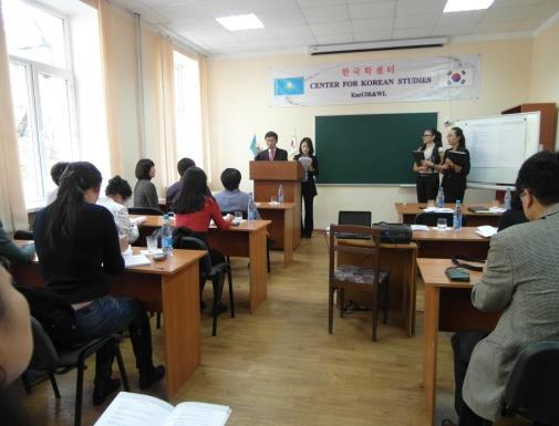 현대사회의이중언어사용 : 연구, 교육, 문화 를주제로진행된본학술대회에는한국, 카자흐스탄, 러시아등에서 60 여명의학자들이참가하였다.