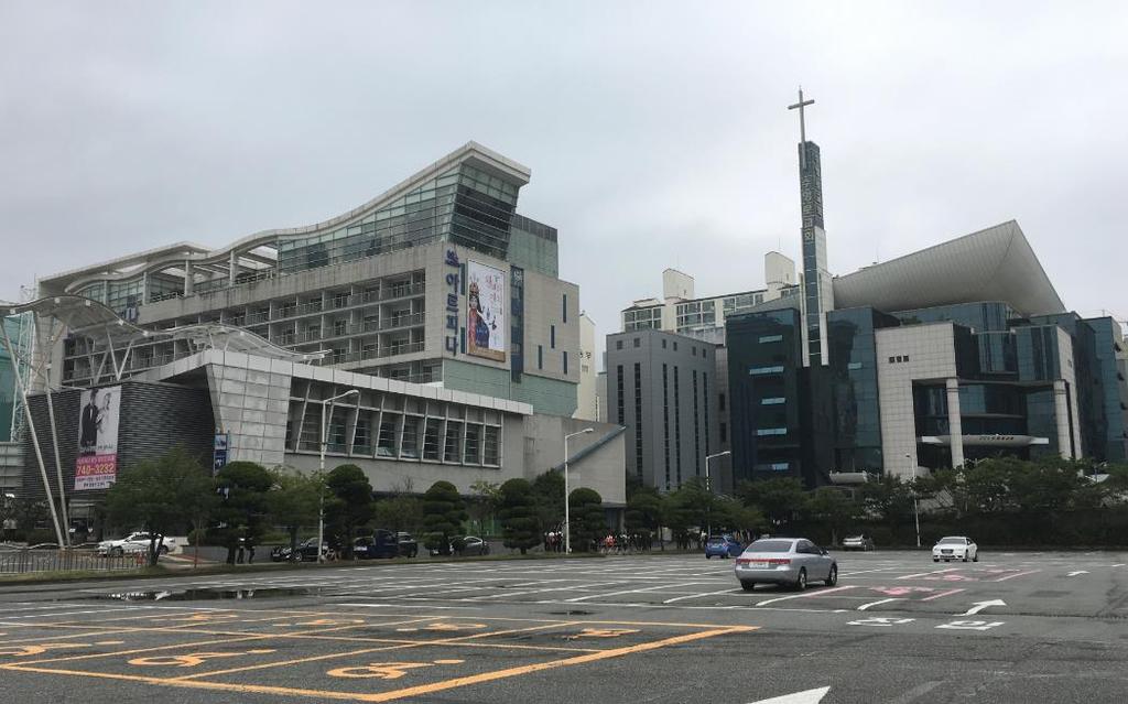 Arpina kaj ĝia najbaro Arpina ILEI-Kongresejo Preĝejo Suyeong-ro (suyong-ro Gjohŭe) Enirejo al la kongresejo Se vi haltos ĉe la 8a haltejo Busan Sungmo Eye Hospital,