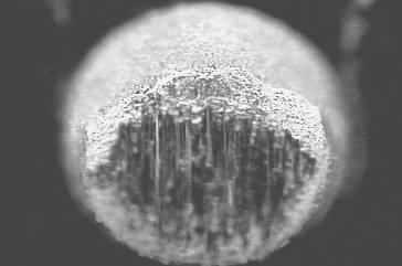 exposed pad, and brittle mode (almost no solder lift) electron microscopy와 energy dispersive x-ray spectrometry (Supra 40VP, Zeiss, Germany) 를이용하여분석하였고, 미세계면분석을위하여 focused ion beam (Quanta200, FEI,