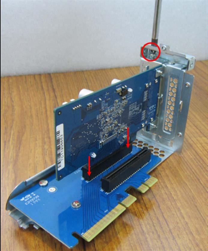 라이저카드의금색가장자리에있는노치를 PCIe