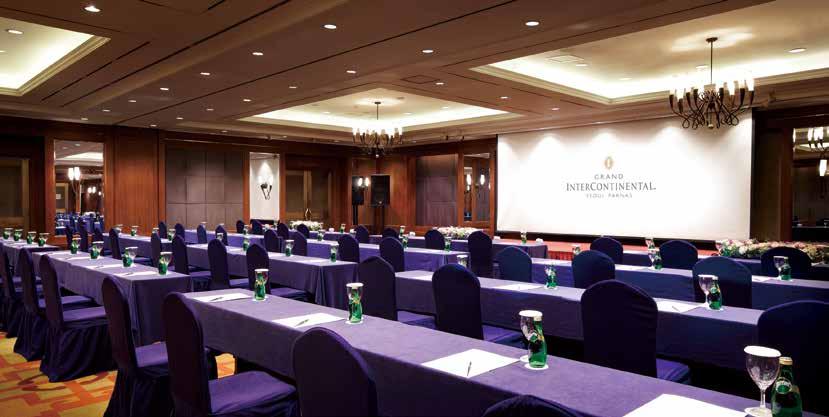 Holding up to 420 guests, our mid-sized meeting rooms are elegant and classy destinations for events such as exhibits and cocktail receptions with