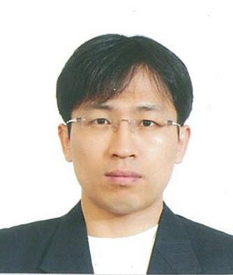 ~1996년 : 미국모토로라 Senior Staff Engineer 1996년 ~ 현재 : 서울대학교전기정보공학부교수 2007년 ~2009년 : 서울대학교뉴미디어통신공동연구소소장 2011년 ~2015년 :