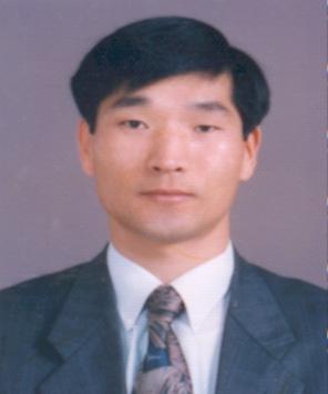 공학박사 ) 2002 년 3 월 ~ 현재 : 전북대학교기계시스템공학부부교수 생체정보, 의공학 강성준 (Sung-Jun Kang) [ 정회원 ] 강형섭 (Hyung-Sub