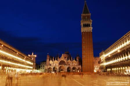 * 물의도시베니스영어로베니스 (Venice) 라고부르는베네치아는이탈리아반도의동쪽, 아드리아해의끝에위치하고있으며, 인구는약 30 만명이다.