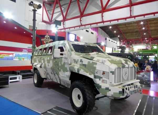 인니투가스안다사, 신형투랑가병력수송장갑차공개 m 인도네시아투가스안다 (Tugasanda) 사가포드 F550 섀시에기반을둔새로운형상의투랑가 (Turangga) 4x4 병력수송장갑차 (APC) 를공개함.