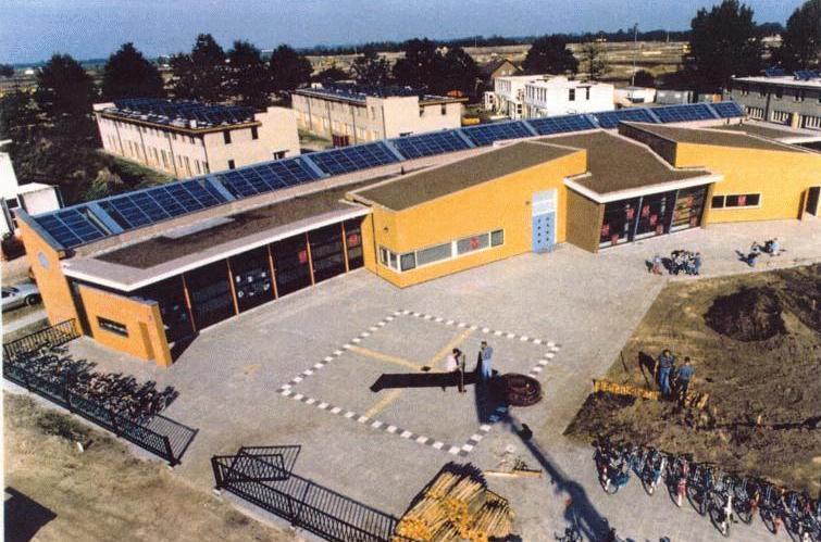 에너지절약기법적용 : 자연채광, 단열보강 1996년완성학교 :