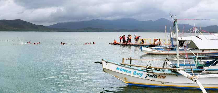 바비큐 물놀이엔간식태평양의섬나라필리핀에서빼놓을수없는건아일랜드호핑투어다.